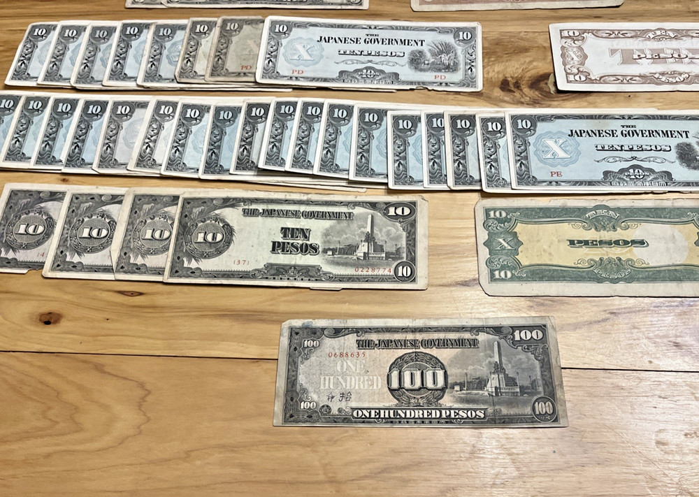 48 - Japanese Government WWII Notes Pesos