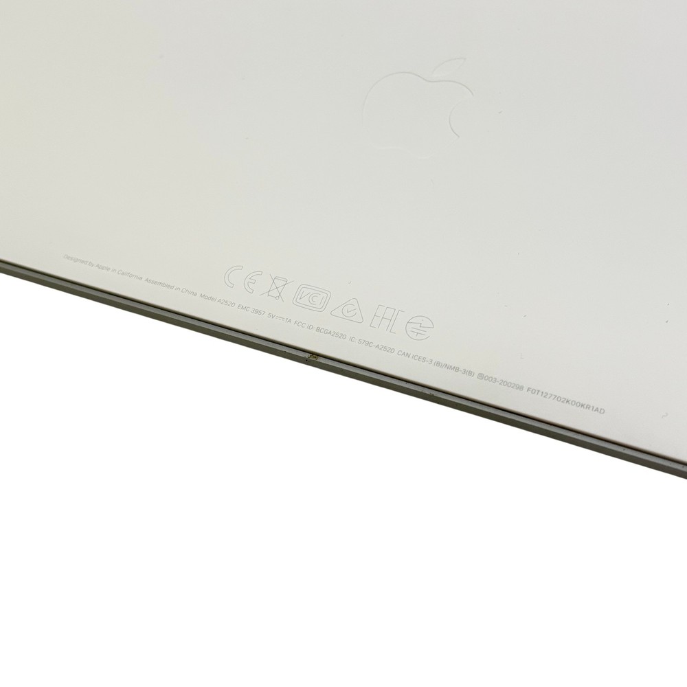 Apple A2520 EMC 3957 Wireless Bluetooth Magic Keyboard