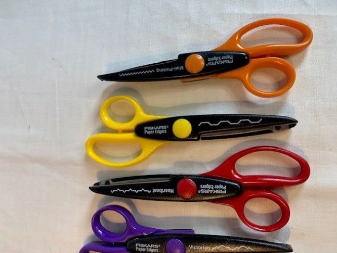 Fiskars Paper Edgers Scissors & Mickey Craft Set Decorative Edging 6-Pack Bright