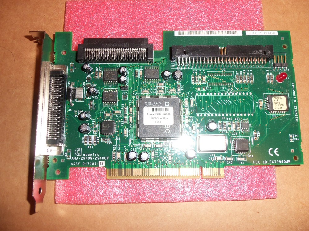 SCSI Controller PCI Adaptec AHA-2940UW w/ Internal and External Connectors