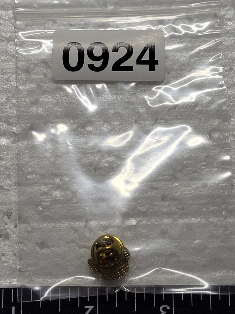 PAWS HAT LAPEL PIN PIN BACK USED (J0924)