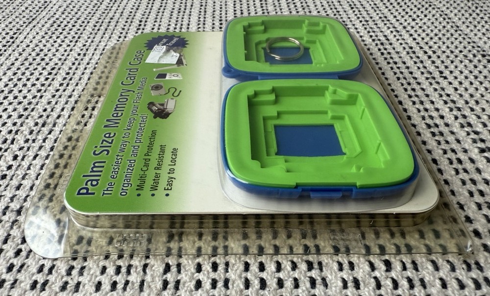 NEW PC Card Packaging Green Palm Size Memory Card Case Universal Storage Cases