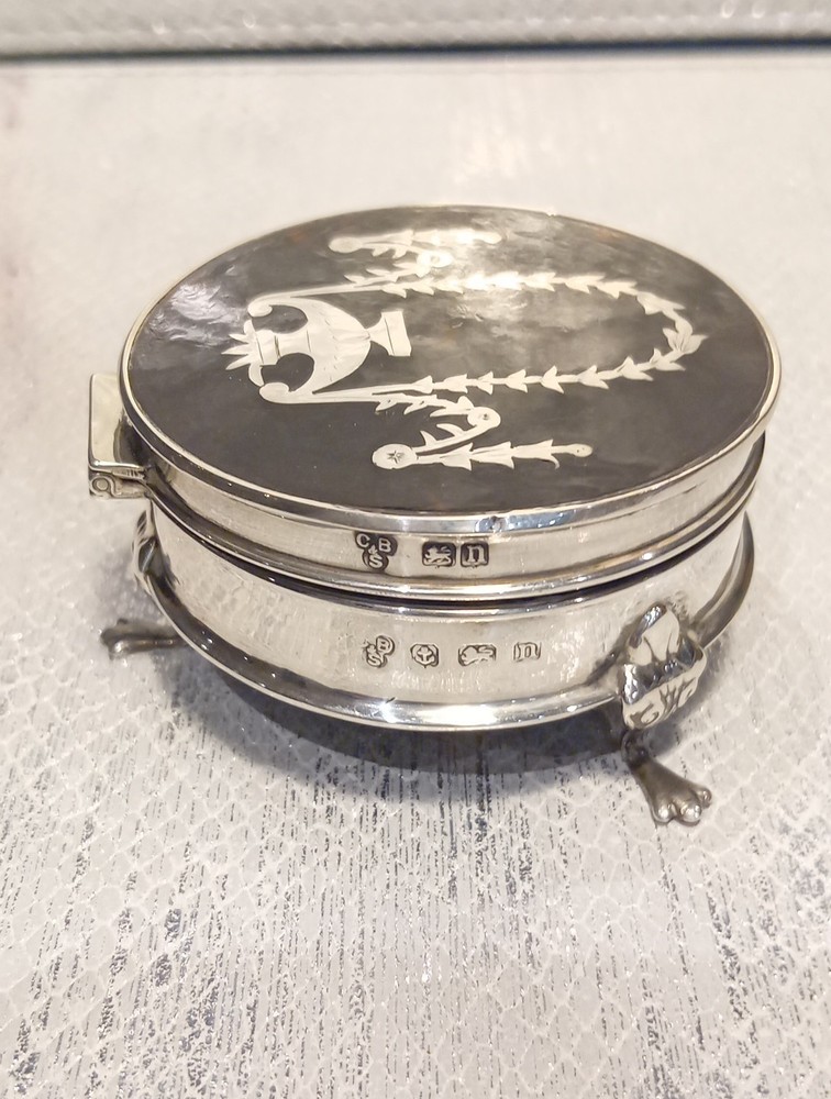 Solid Silver Trinket Box by Charles Boyton & Sons London 1908.