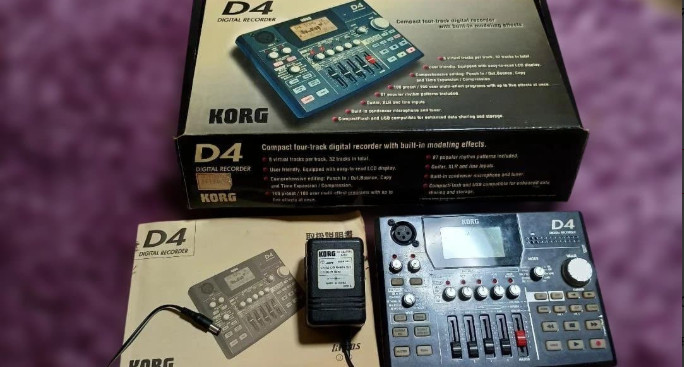 KORG D4 Digital Recorder Compact 4-track with BOX