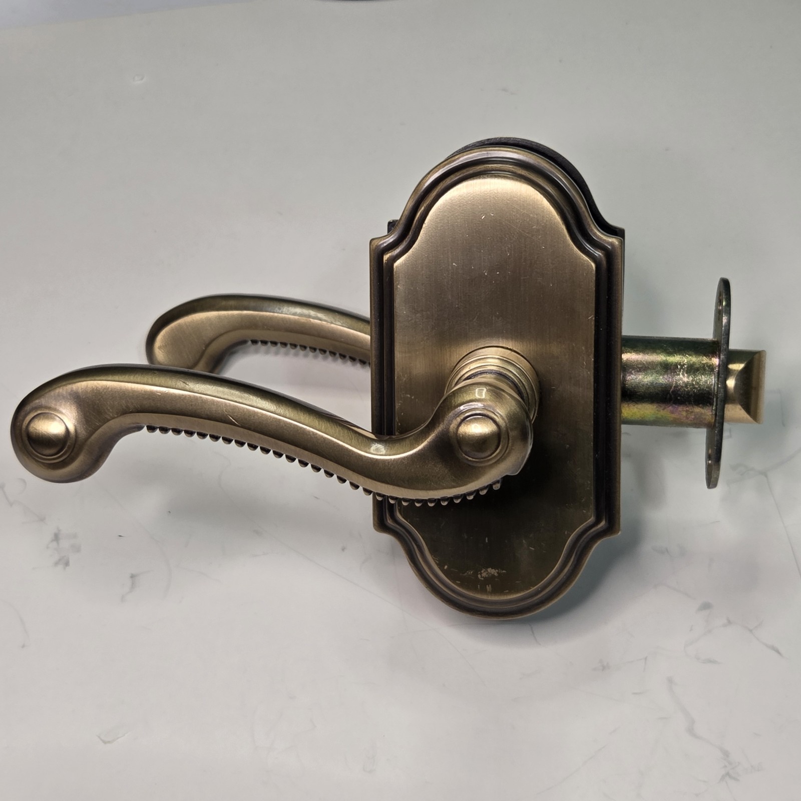 Grandeur Windsor CR7W-60-ESC Entry Door Lever Set Antique Brass AB RH w Deadbolt