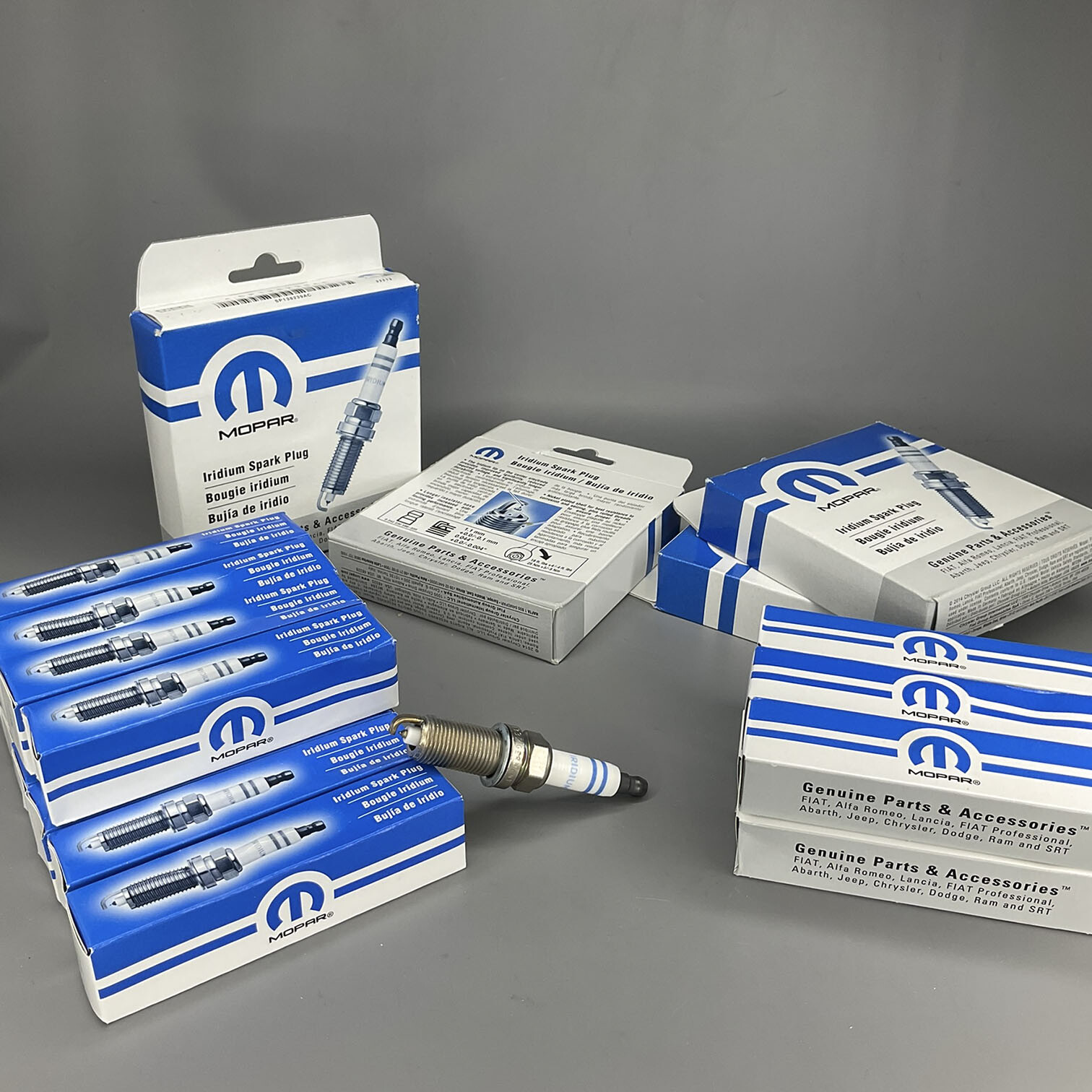 OE Genuine Spark Plugs 16PCS For Chrysler 300 Dodge Charger Ram 1500 2500 3500