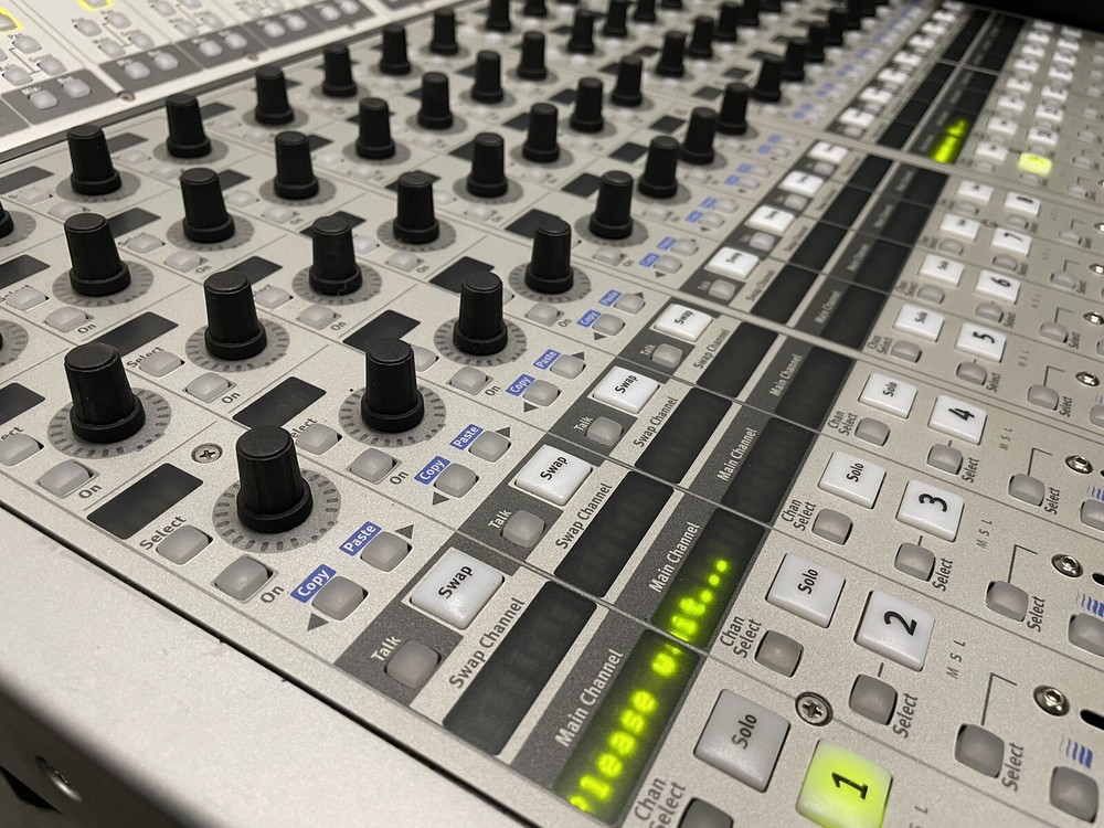 Avid Euphonix Max Air CM416 Control Surface 16 Fader Module (One)