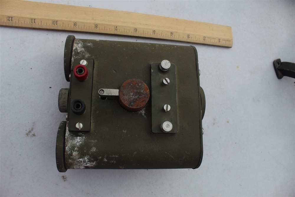 VINTAGE US ARMY SURVEY RANGE POLE LIGHT