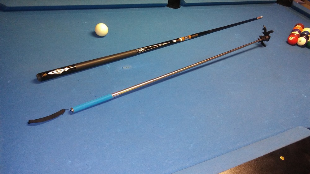 RED - CUE BRIDGE EXTENDABLE TELESCOPING MOOSE HEAD CRUTCH REST POOL 9 POSITIONS