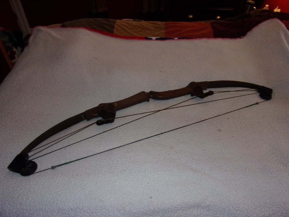 Vintage Bear Archery Whitetail Hunter Compound Bow