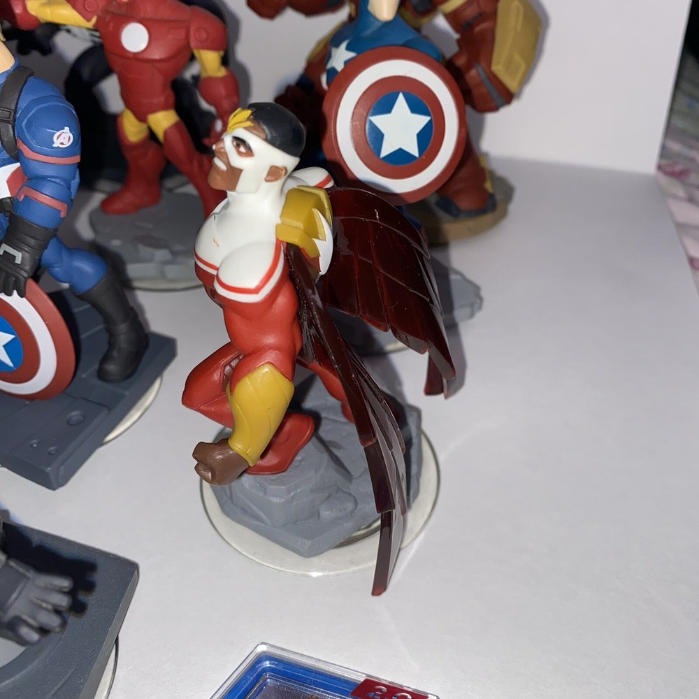 Disney Infinity Marvel 17 Piece Lot
