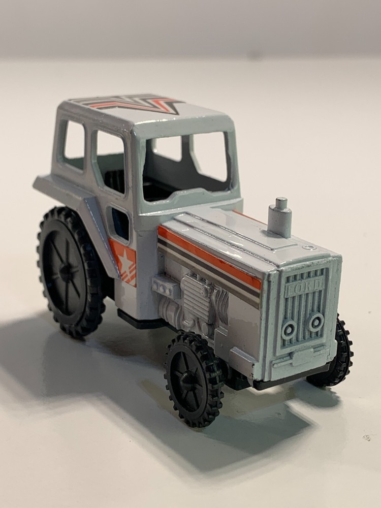 Vintage Die-Cast Pencil Sharpener White Ford Tractor With Box PSE