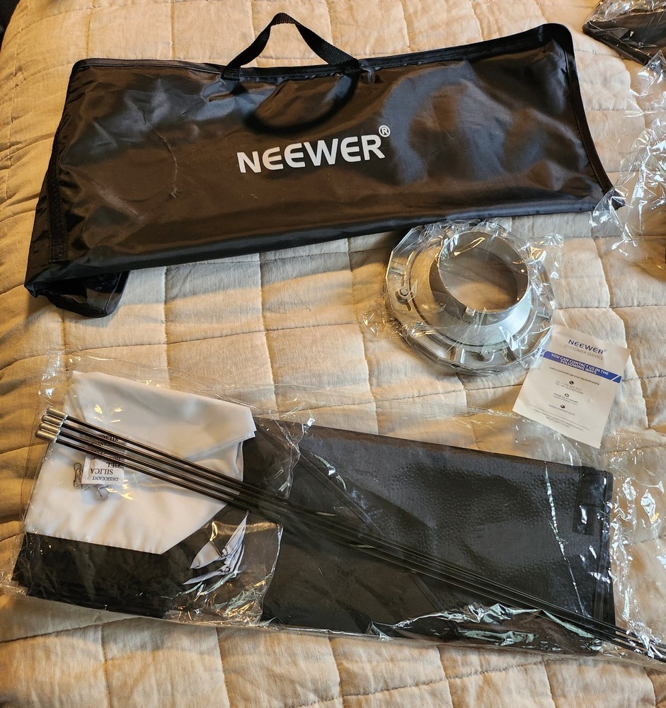 NEEWER 9778  24''x35''  60 X 90 Cm Foldable Rectangular  Softbox Bowens Mount