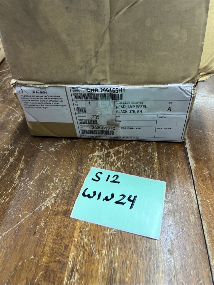 Freightliner GNR 209155h1  Right Hand  Headlamp Bezel