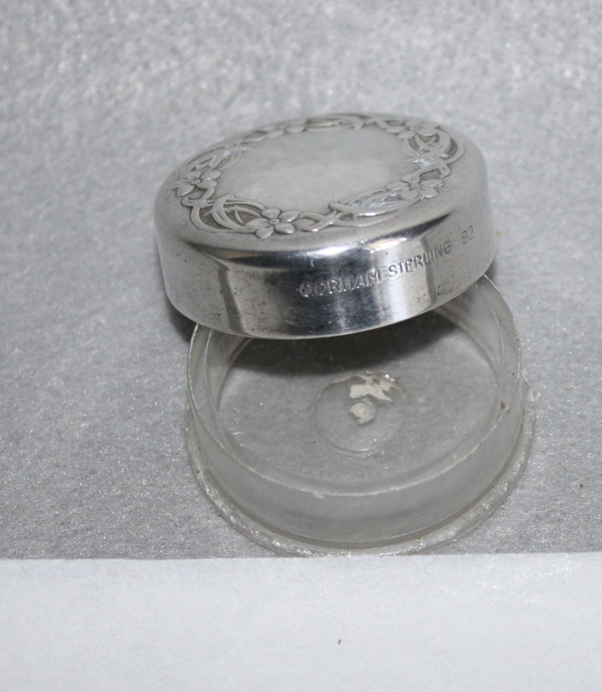 Gorham 92 Sterling Silver Pill Box with Floral Design / Plastic Cap