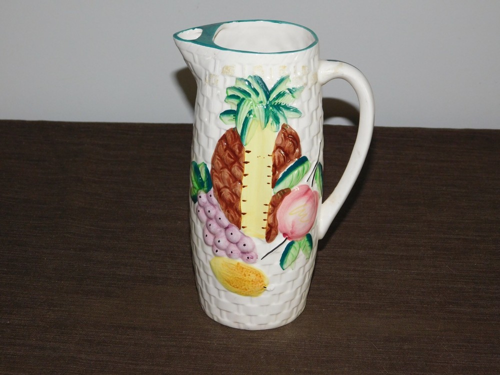 VINTAGE KITCHEN 8 3/4" HIGH CERAMIC PINEAPPLE GRAPES APPLES PITCHER
