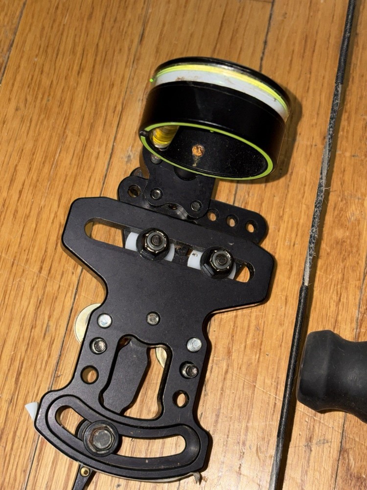 Prime Inline 3 60lb RH Compound Bow With HHA Sport Optimizer Lite Sight