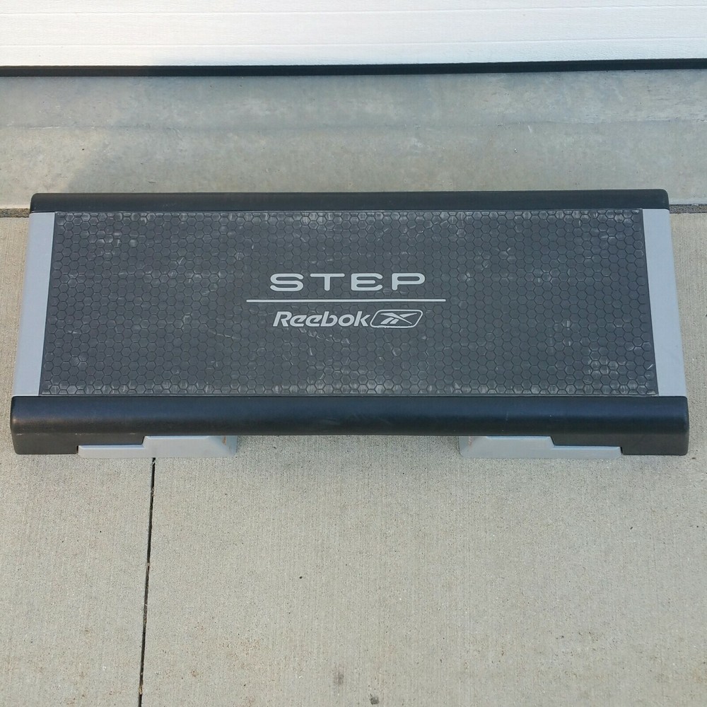 Reebok Aerobics Step Cardio Workout Stepper w/Adjustable Risers 6" 8" 10" height