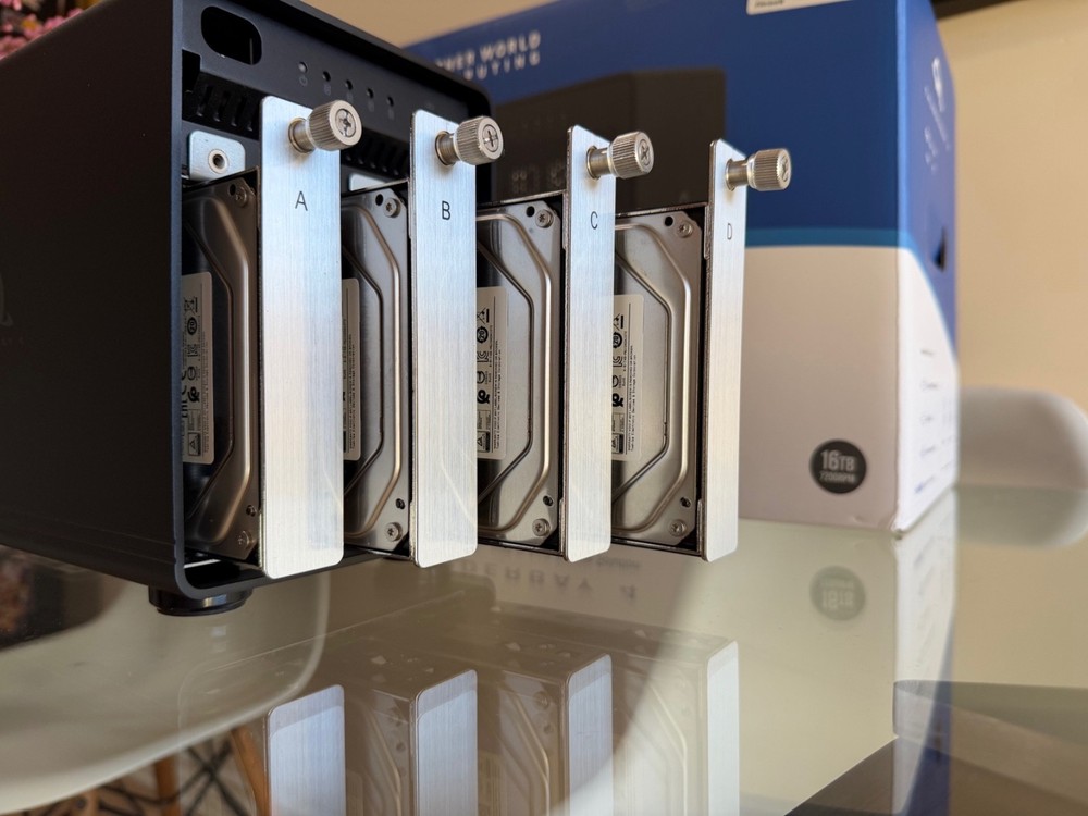 OWC Thunderbay 4 16TB Thunderbolt 3 RAID 5 Array ( 4 X 4TB )