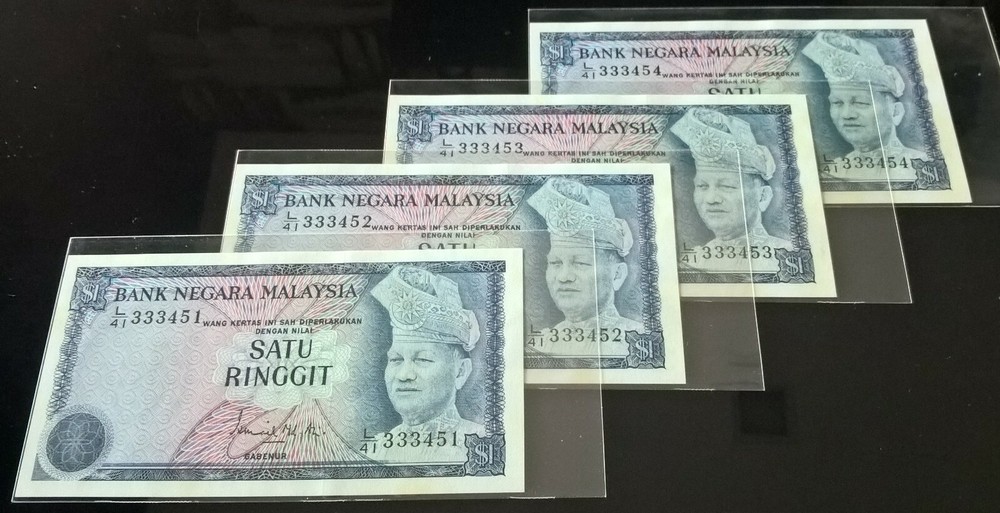 3rd Series Malaysia Ringgit $1 Nice Number 4pcs Running UNC Foxing Handling Mark