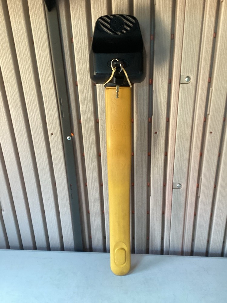 Stoplock PRO Car/Van/Motorhome Steering Wheel Lock With 2 x Keys - Used/Working.