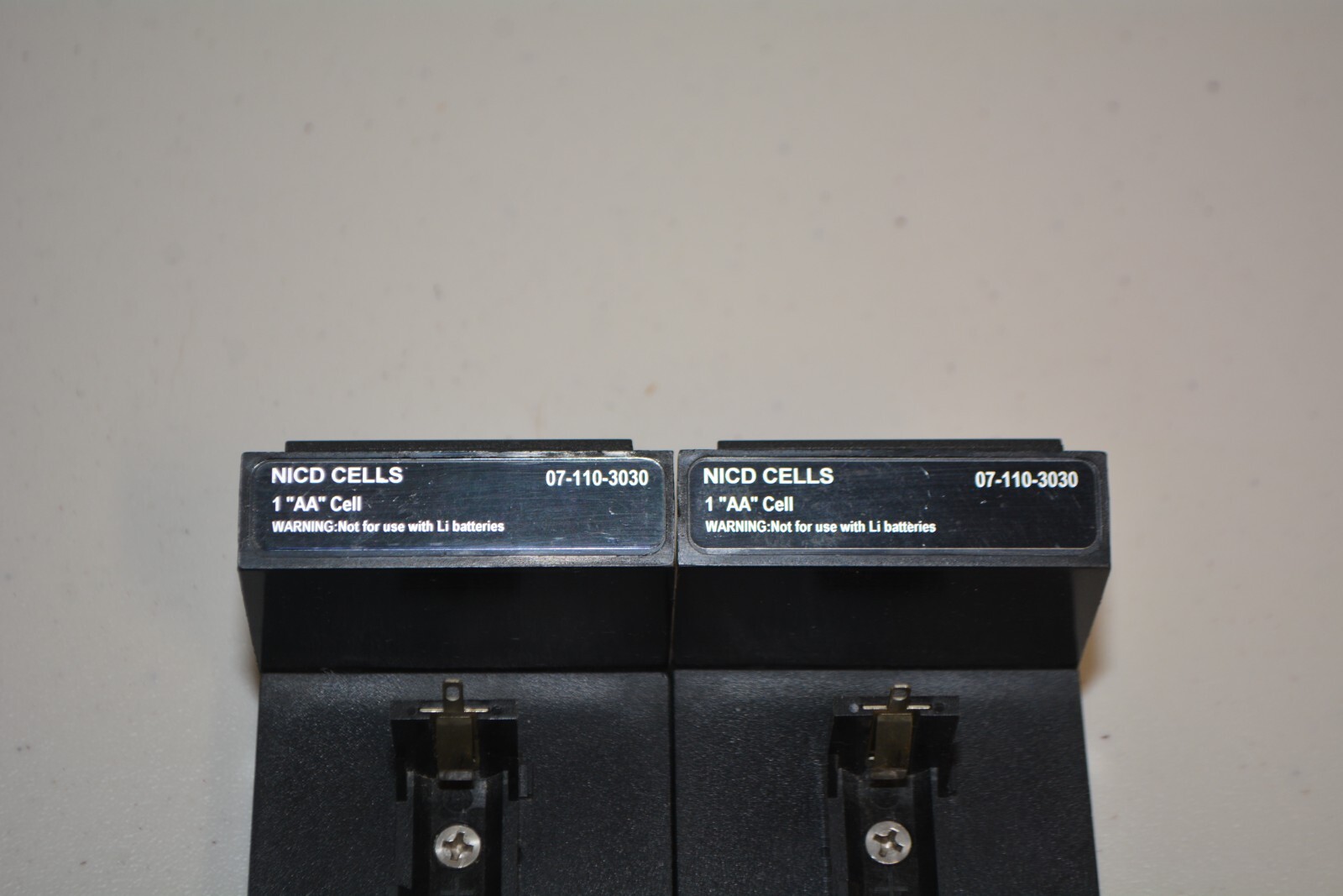 ^ Lot 2x Cadex Battery Adapter 1 "AA" Cell NICD Cells P/N: 07-111-3030 #W5726
