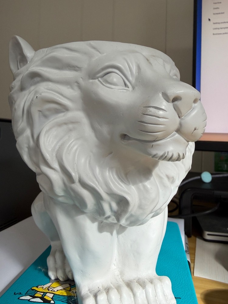 Lion Statue Smart Speaker Holder Stand- Google Home/Echo Dot