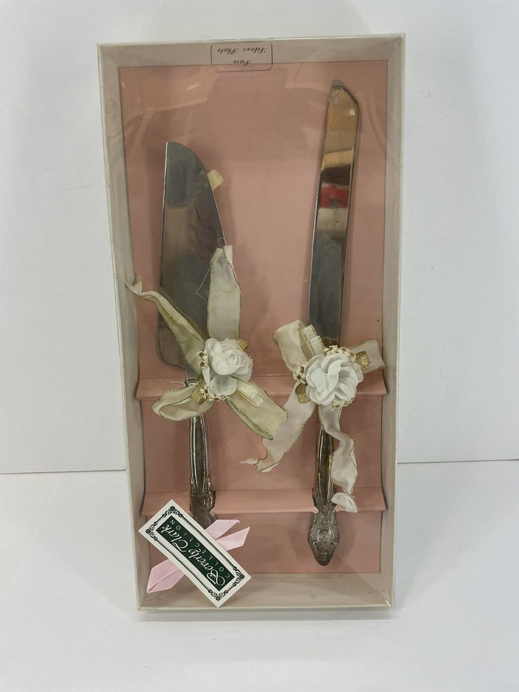 Beverly Clark Collection Silver  Wedding Cake Serving Set