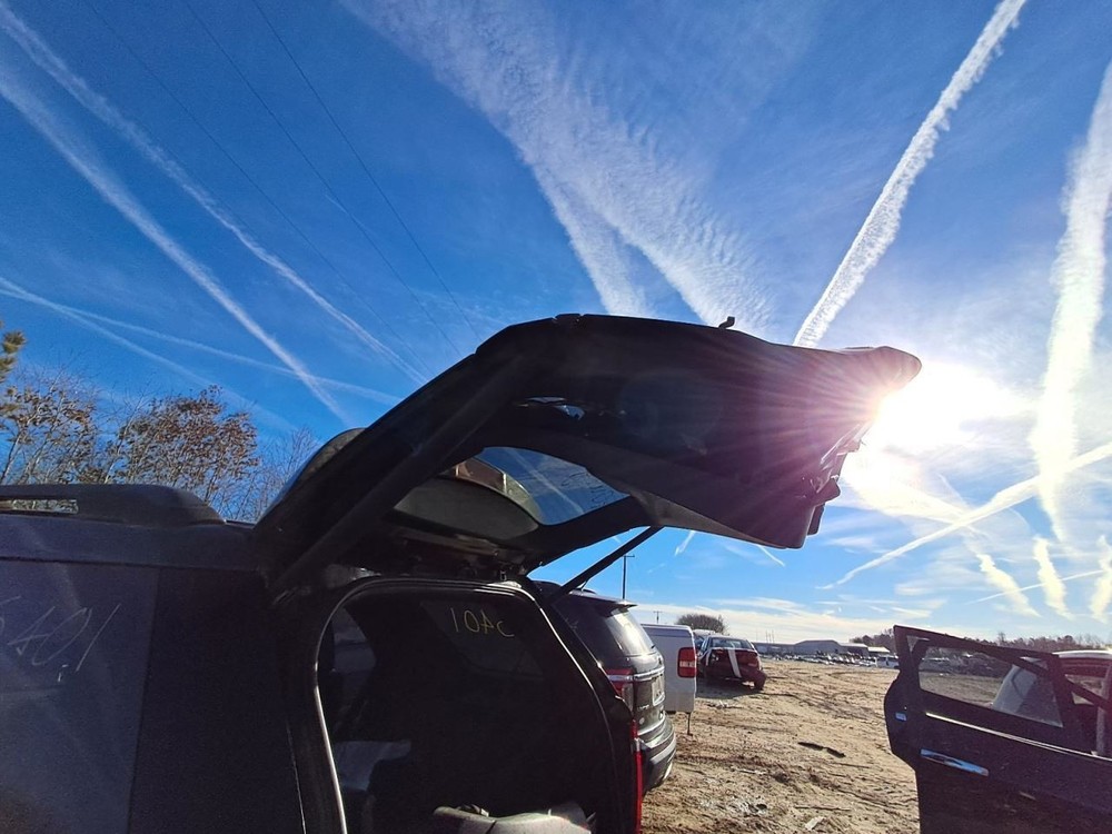 2015 Ford Explorer 8 Screen Display - Used, No Anti-Theft Code, Reprogram Needed