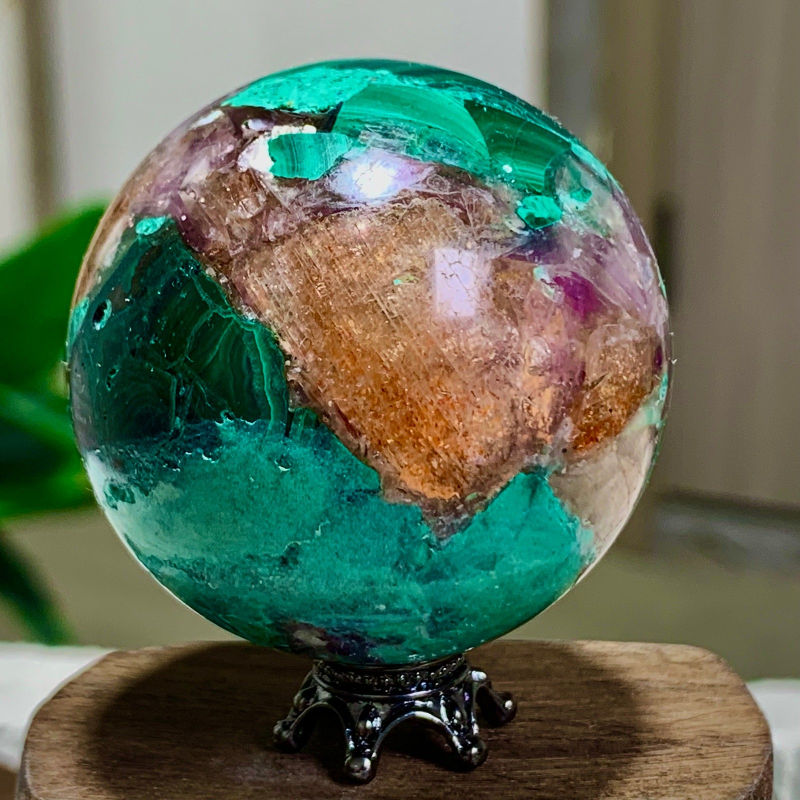 110G Newly discovered rare malachite purple mica symbiotic sphere restoration