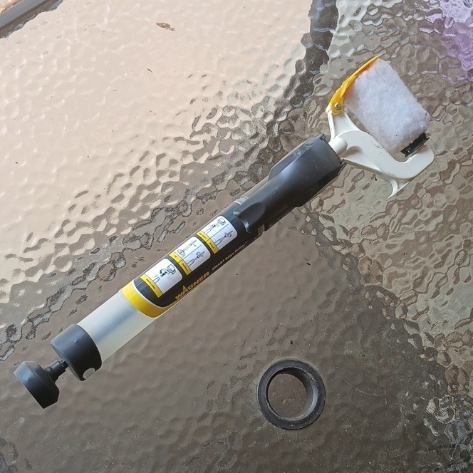 Wagner Lightweight Paint Roller with Frame, Built-In Reservoir, Polyester