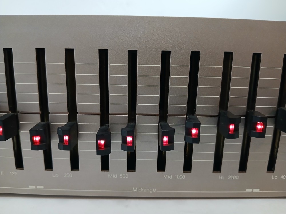 Vintage Audio Control Ten Plus Octave Equalizer Tested Working USA Silver Face