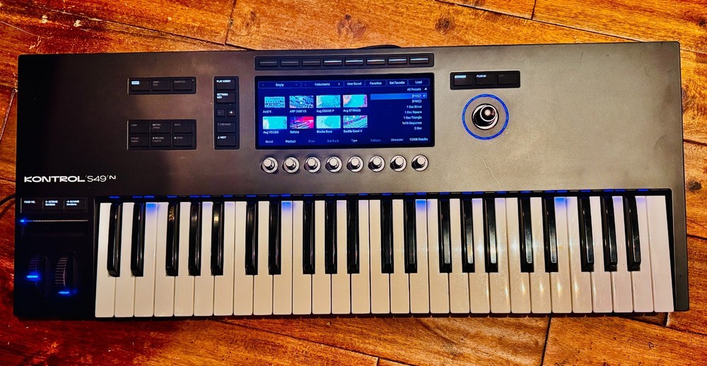 Native Instruments Kontrol S49 MK3 49-Key Controller Never Used, Mint Condition