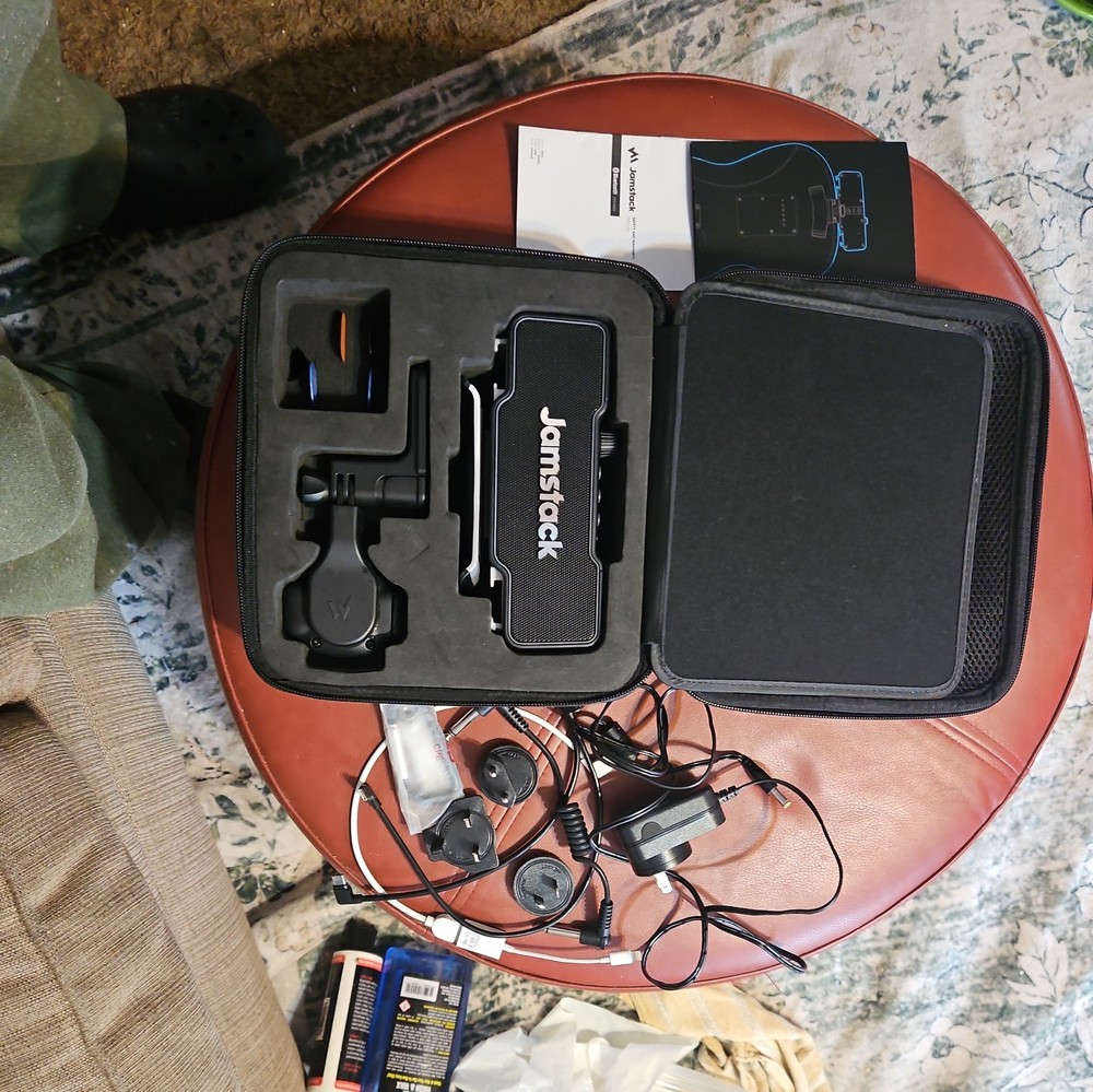 Jamstack Bluetooth Guitar Amplifier  Case Included And Attachments