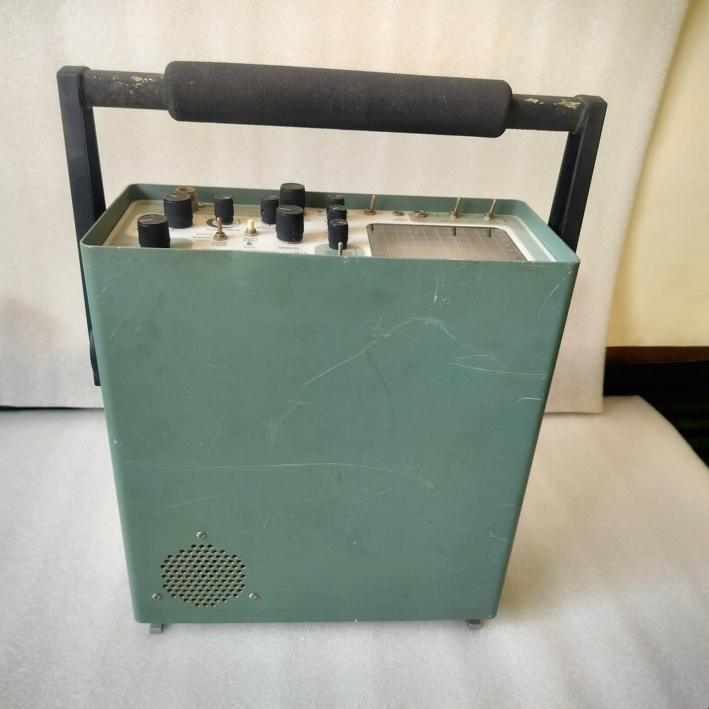 AVCOM PORTABLE SPECTRUM ANALYZER(MODEL PSA-65C)