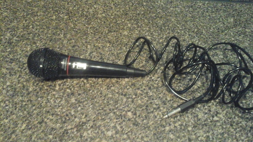 Handheld Wired Universal Microphone Audio Karaoke Singing