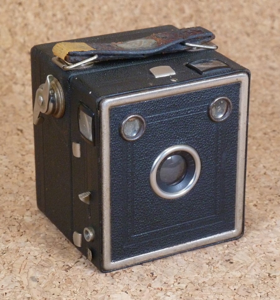 Vintage Eho Box 3x4cm Baby Box Camera (C.1932) - Nice original condition