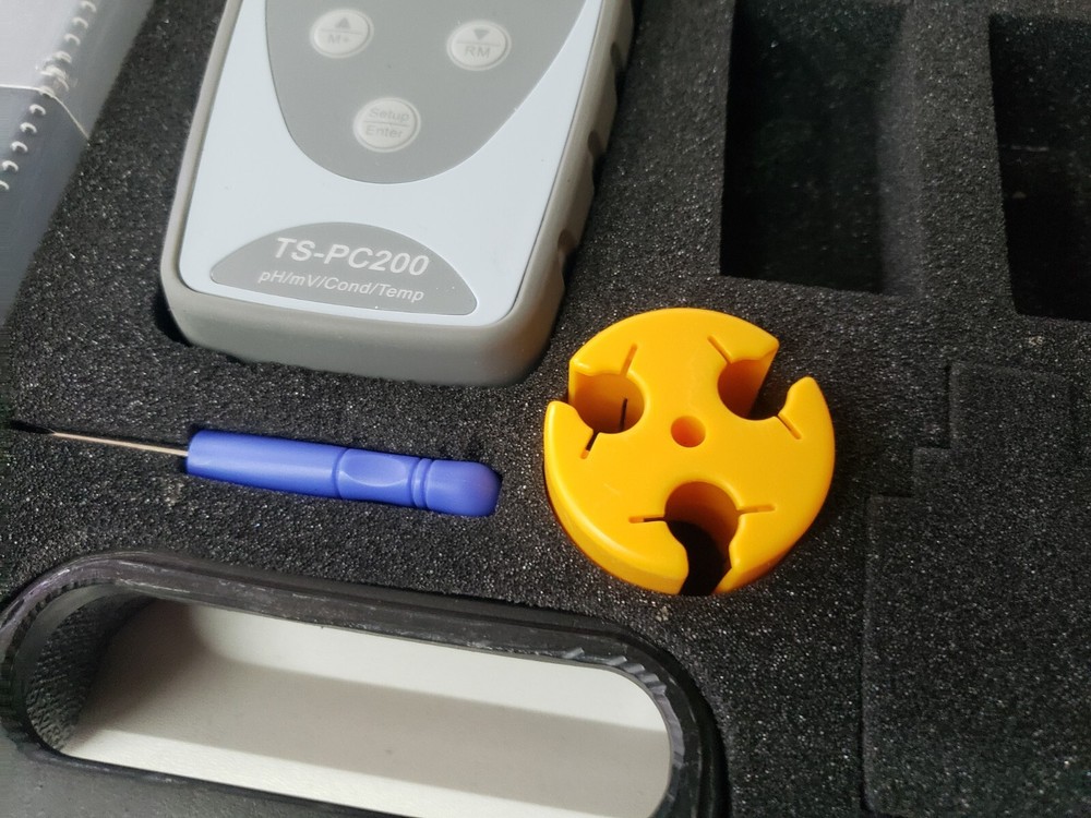 Lab Force Thomas Scientific TS-PC200 pH/mV/Cond/Temp Meter + Case