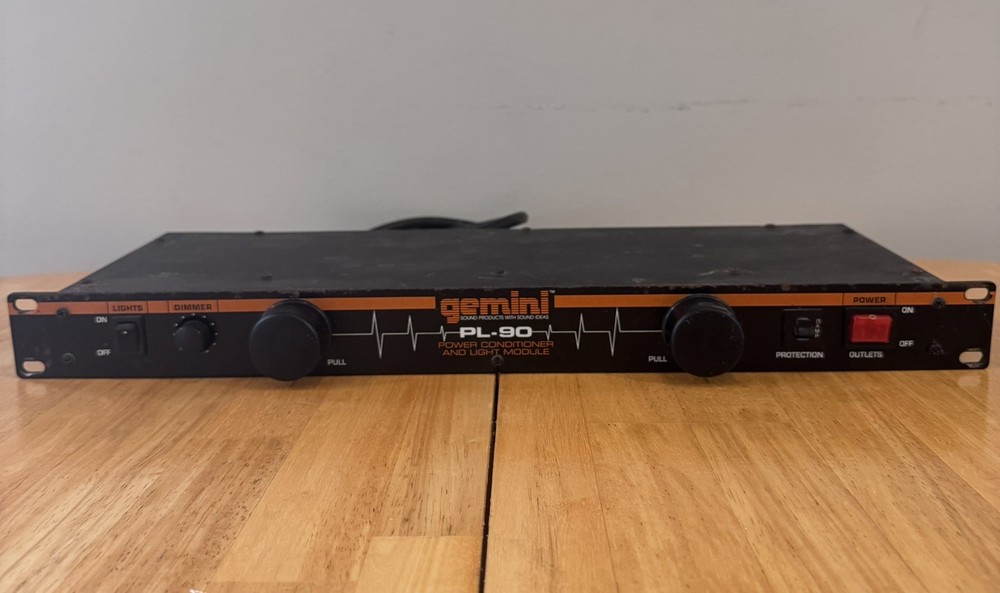 Gemini PL-90 Rack Mount Power Conditioner and Light Module (Outlets do not work)