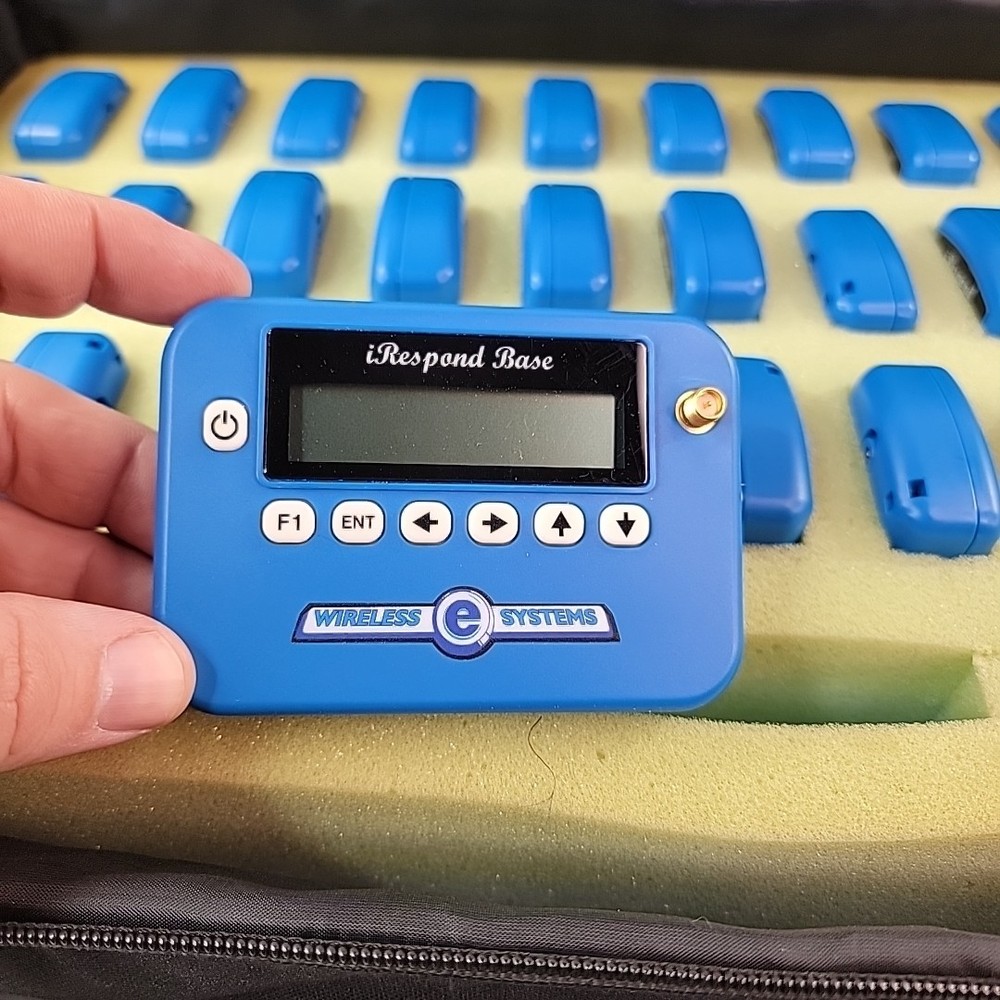 iRespond Student Response Wireless System with 27 UL-102 Remotes, & Case