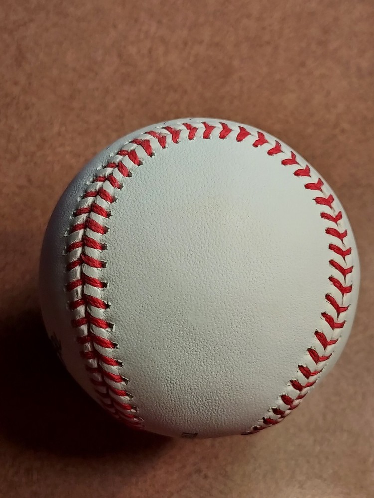 MAXIMO ACOSTA AUTOGRAPHED BASEBALL ON MLB BALL. JSA CERT