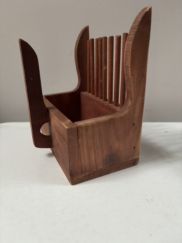 Wood Cranberry Primitive Harvest Scoop Model