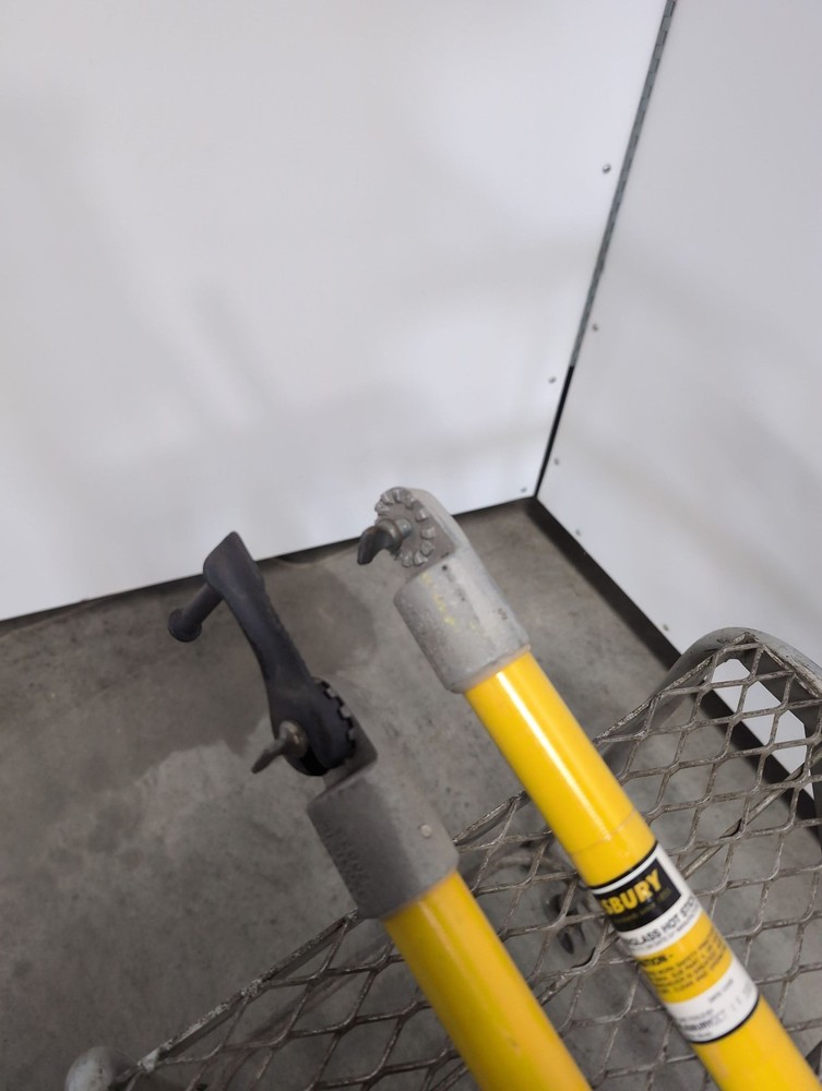 Salisbury 4215 Universal Switch Stick, 8'