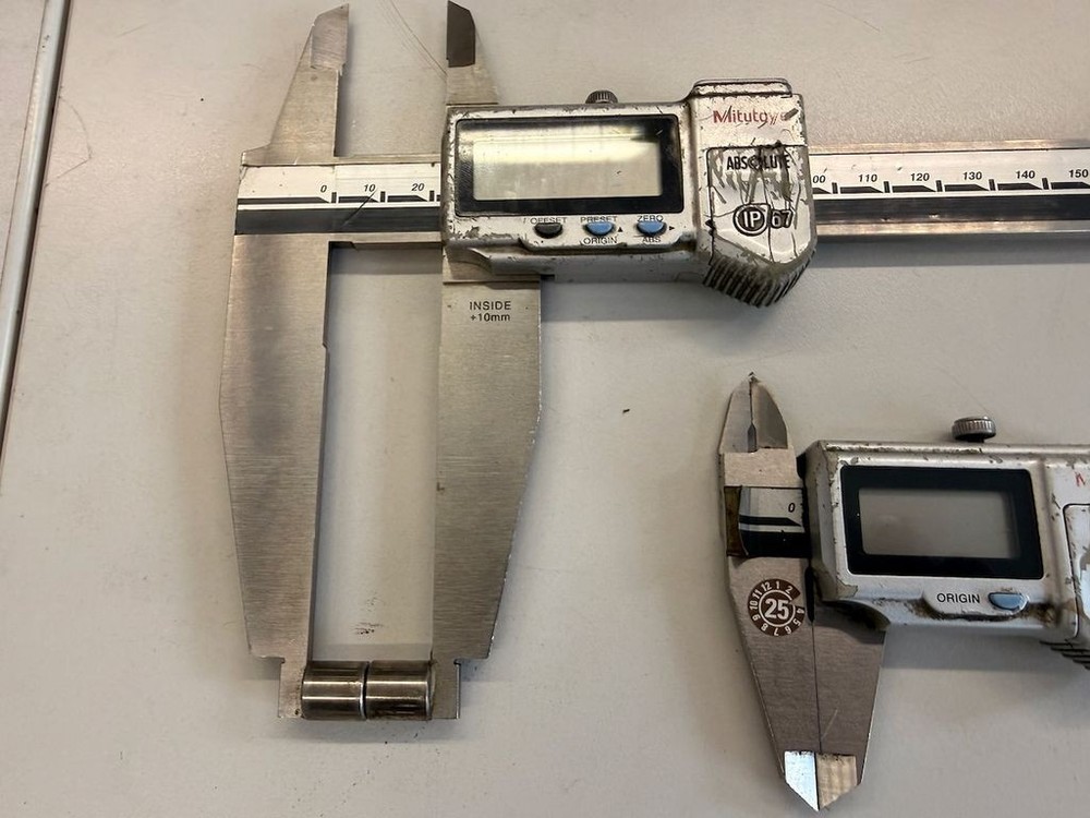 Mitutoyo Digital Calipers – 6 Pieces