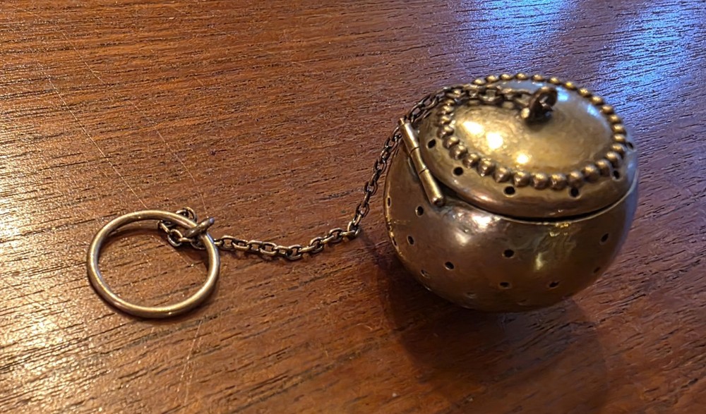 Vintage Fine STERLING SILVER TEA BALL INFUSER