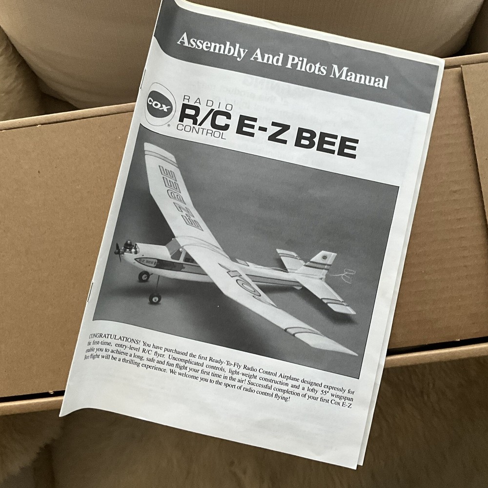 Rare 1987 Version Cox R/C E-Z Bee Model 90471 Flying Plane ✈️