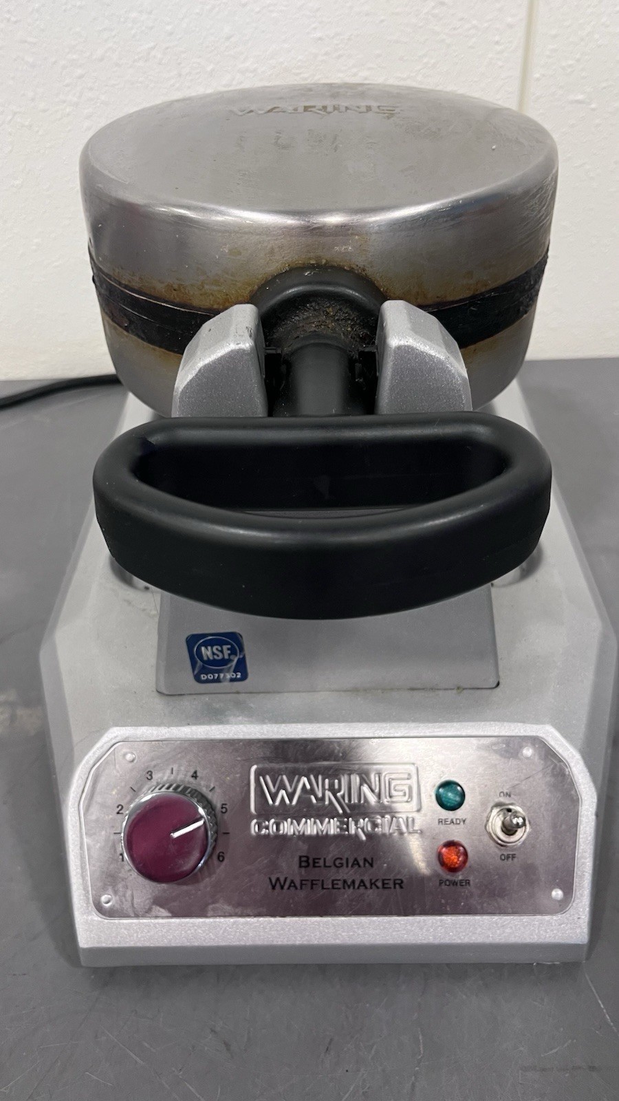 WARING COMMERCIAL BELGIAN WAFFLE MAKER WW180X *READ