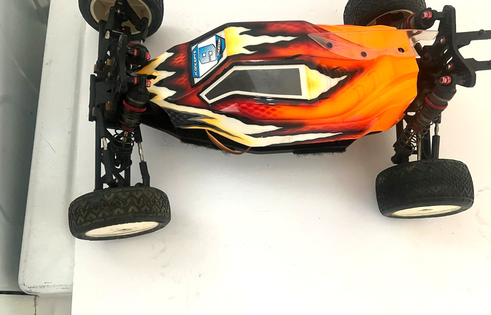 TLR rc buggy Racer
