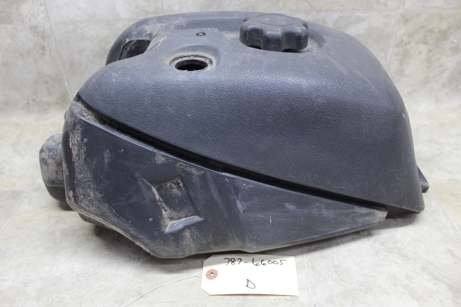 2002-2005 Arctic Cat 250 300 Oem Gas Tank Fuel Cell Petrol Reservoir 0570-068