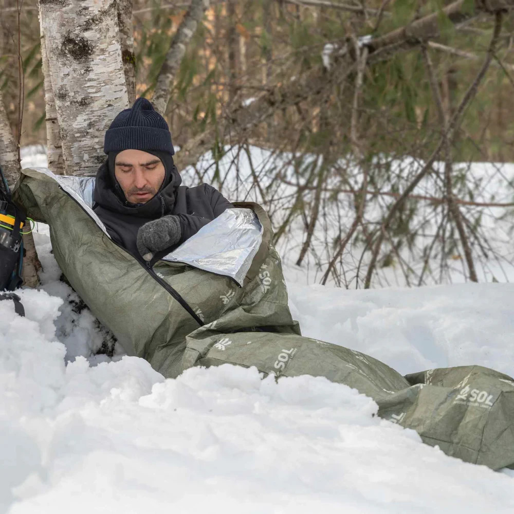 SOL SURVIVE OUTDOORS LONGER GREEN ESCAPE BIVVY BIVOUAC WITH HOOD - BRAND NEW